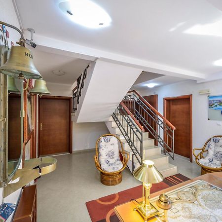 Captain Apartments Budua Esterno foto