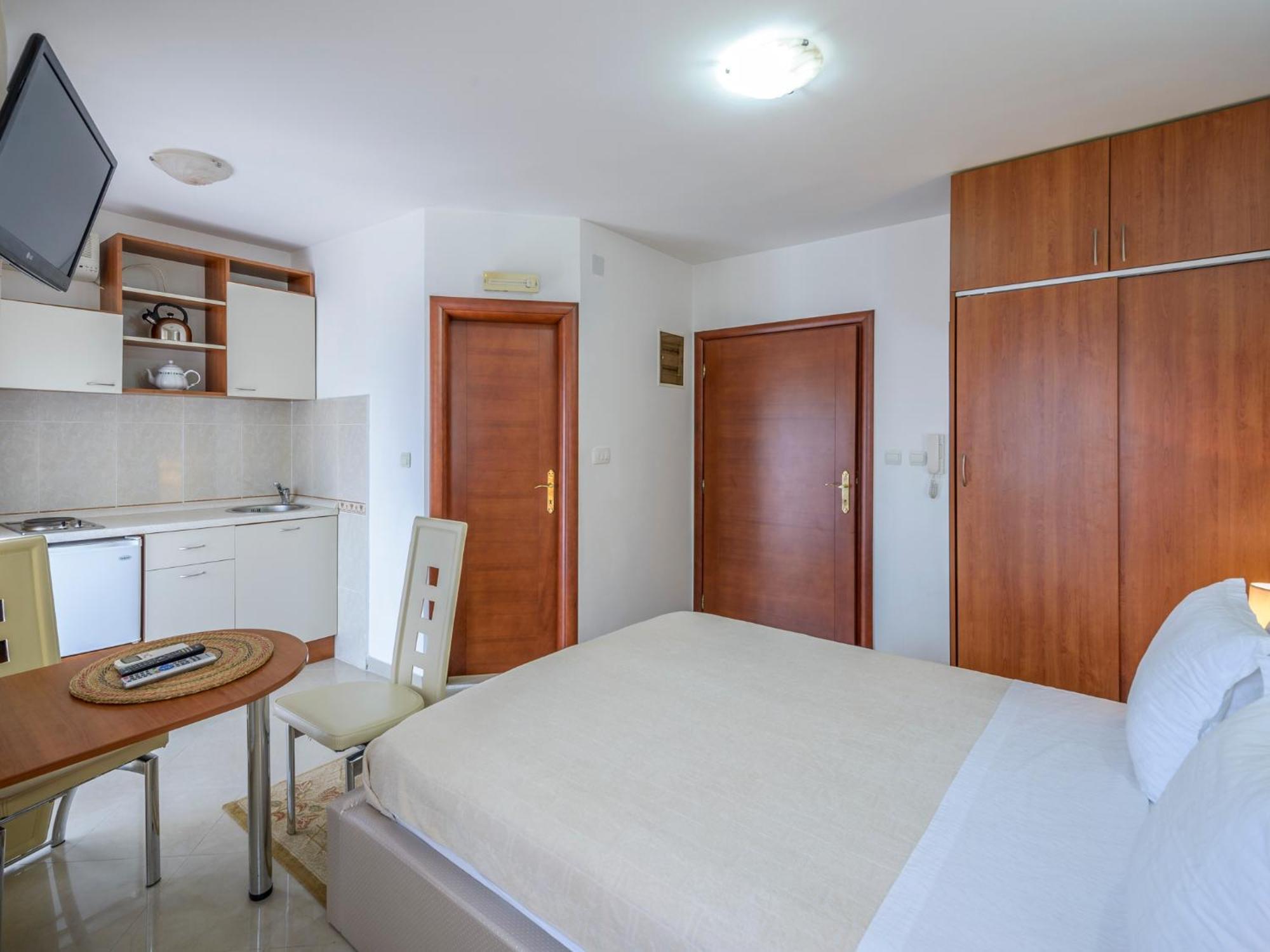 Captain Apartments Budua Esterno foto